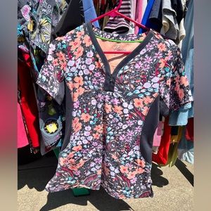 Womens Scrub Top - Floral Pattern
